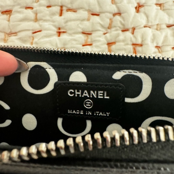 Chanel Cavier quilted CC zipper card holder - Picture 10 of 12